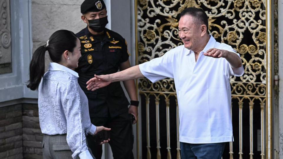 thailandsexpmthaksinreleasedfromprison