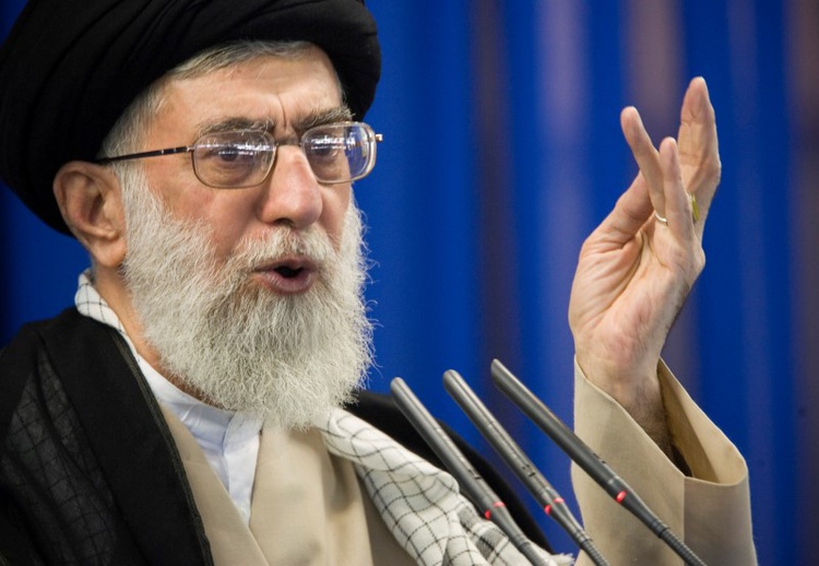 iranfacessensitivetimeduetoamericaeconomicwoes:ayatollahalikhamenei