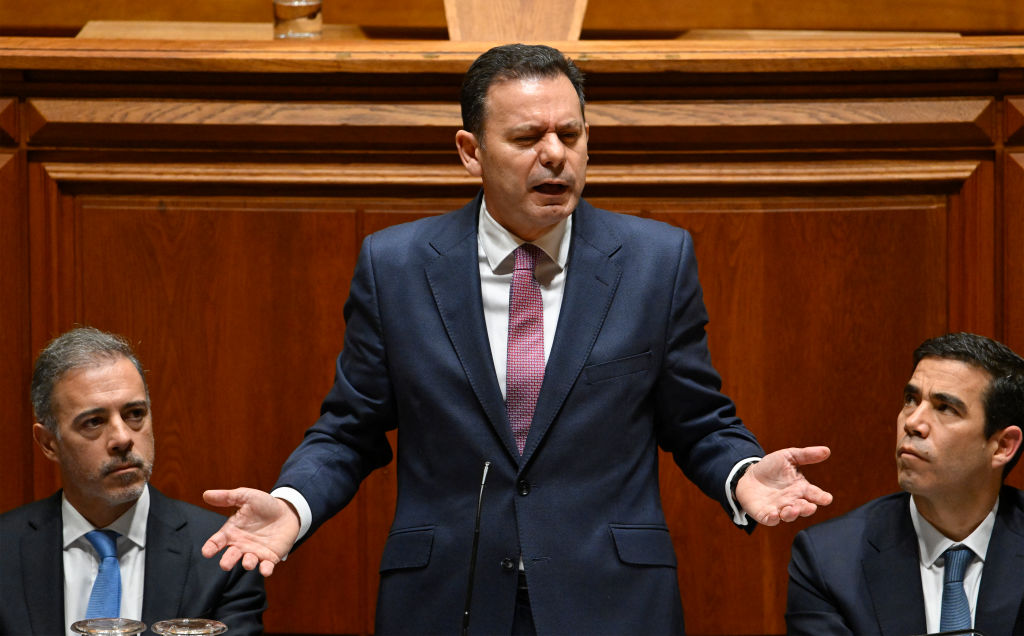 portuguesepmluismontenegrolosesconfidencevote