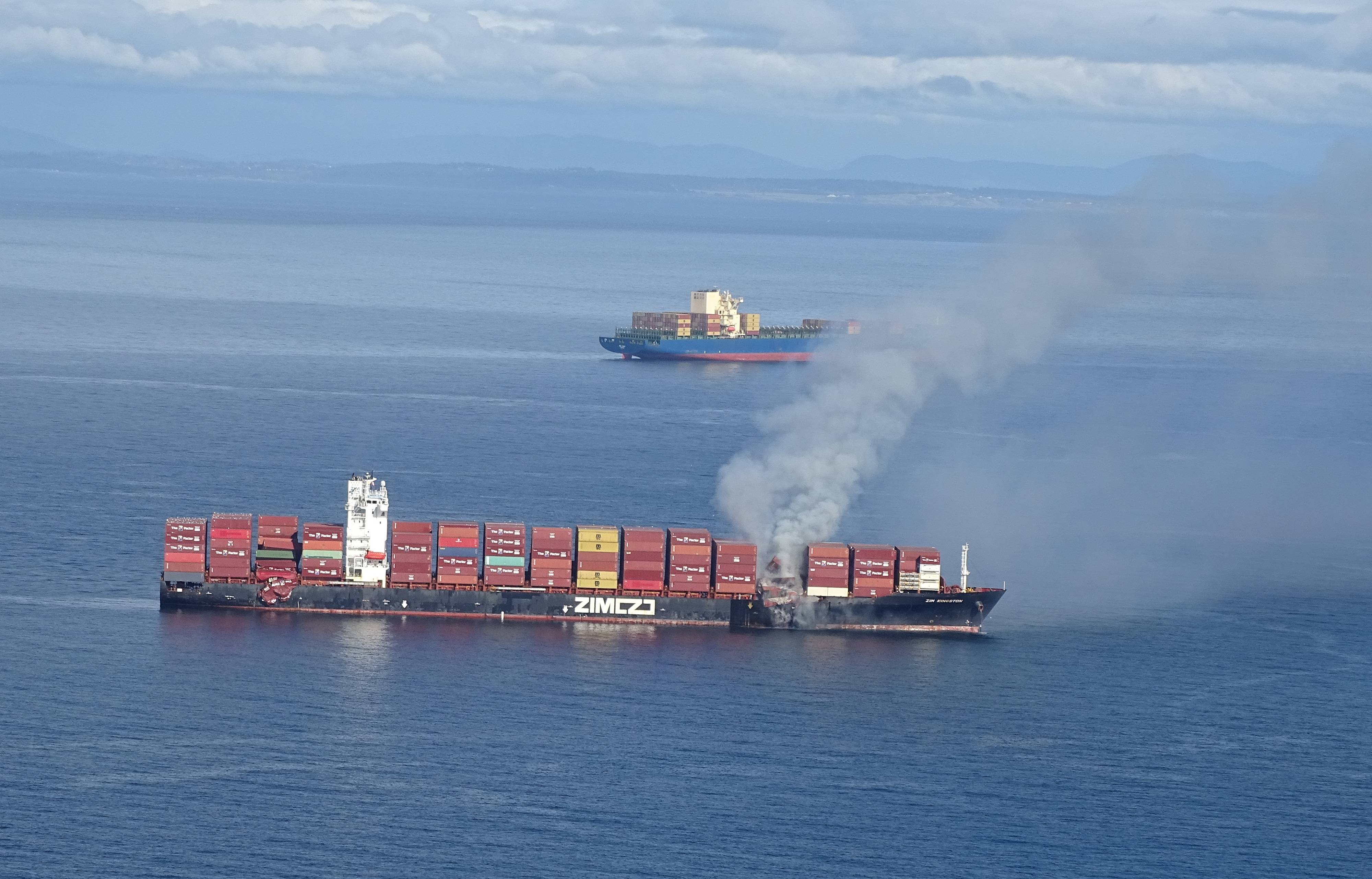 firebreaksoutoncargoshipoffbritishcolumbia