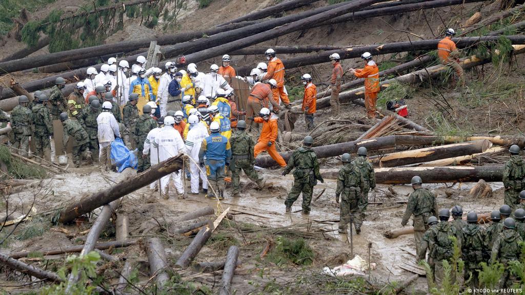 typhoonnanmadolkilledfourpeoplemorethan100injuredinjapan