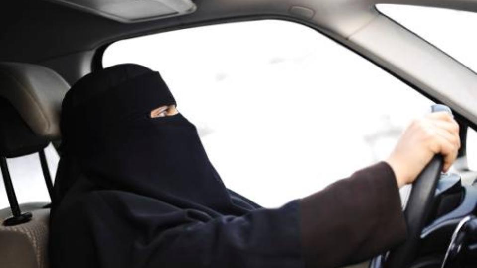 newtrafficlawinkuwaitwomendrivinginniqabtobefined