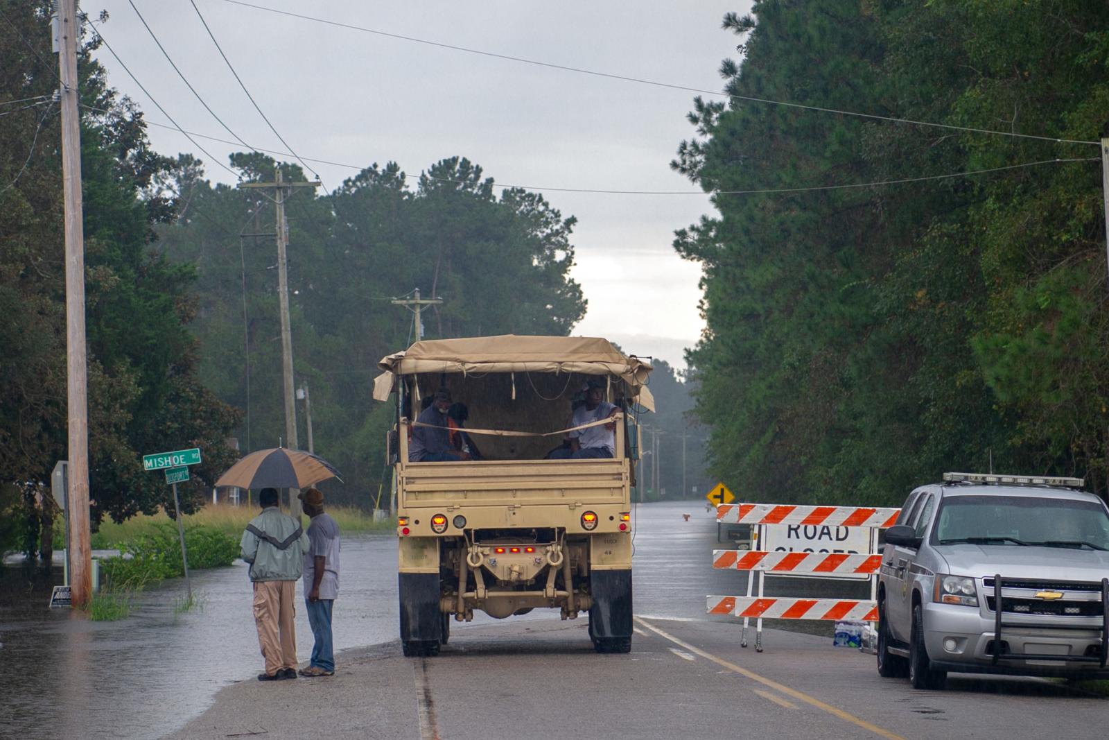 thousandstoldtofleeasflorencetriggeredfloodswashintosouthcarolina