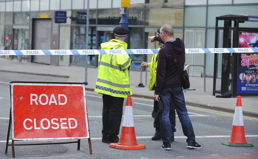 manchesterterrorattack:policenamebomberhuntforaccomplices