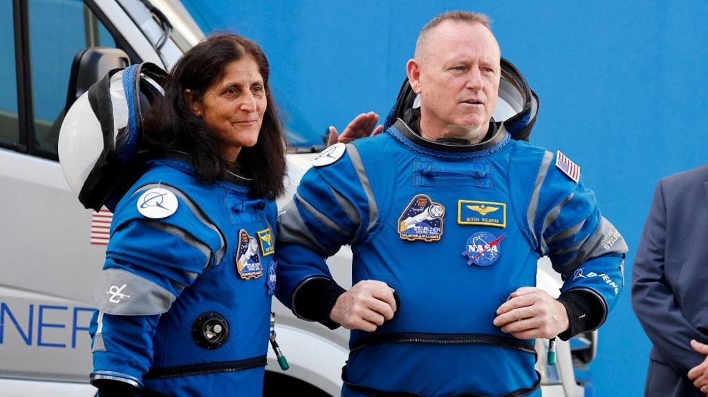 strandedusastronautstoreturntoearthafter9months