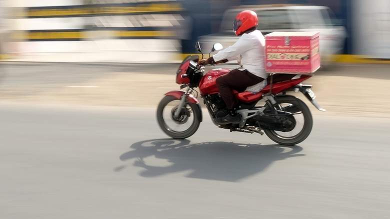 dubaiissuesnewrulesfordeliverybikes