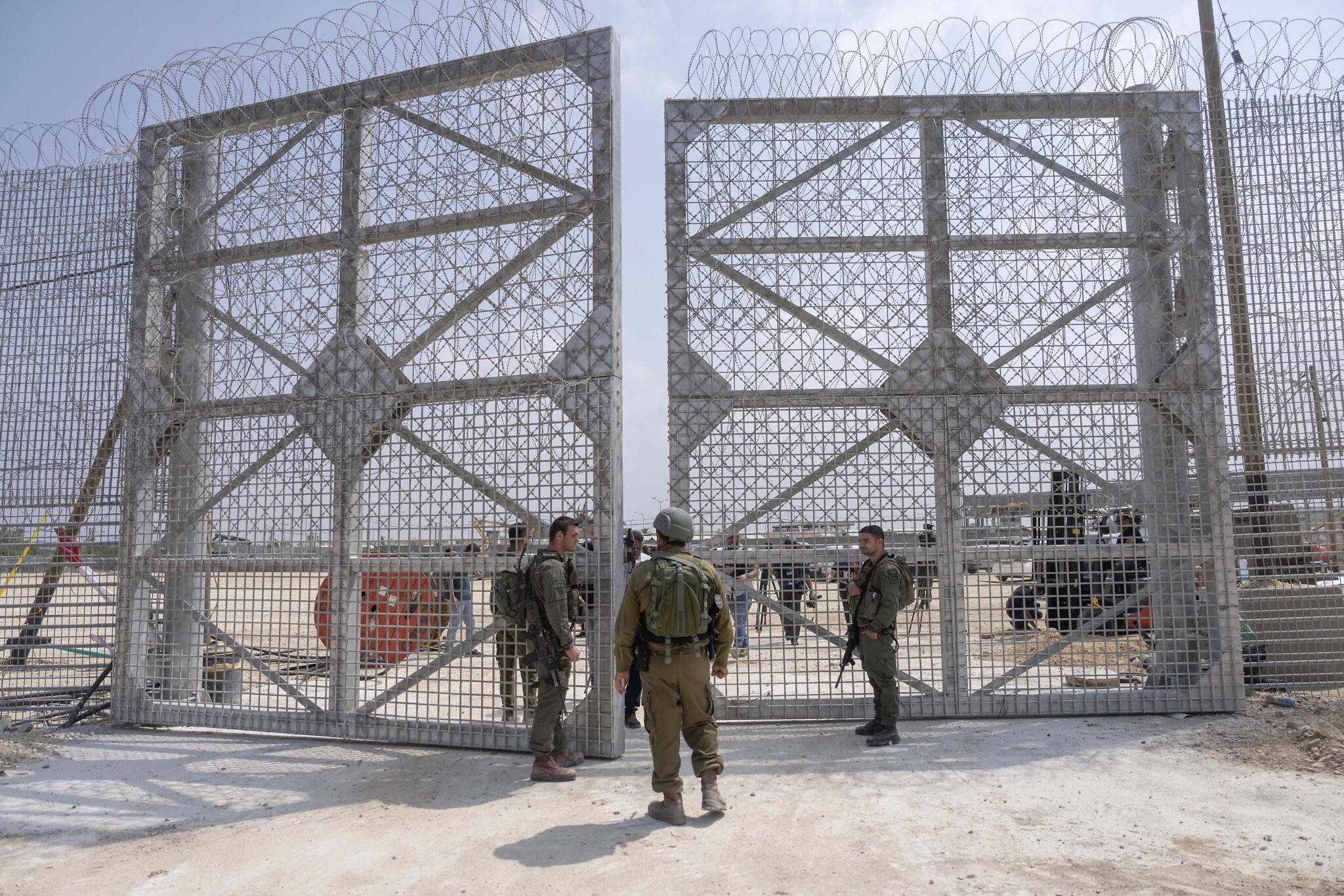 Israel Reopens Erez Crossing Into Northern Gaza Strip Raising Hopes For Improved Aid Access After Months Of Crisis