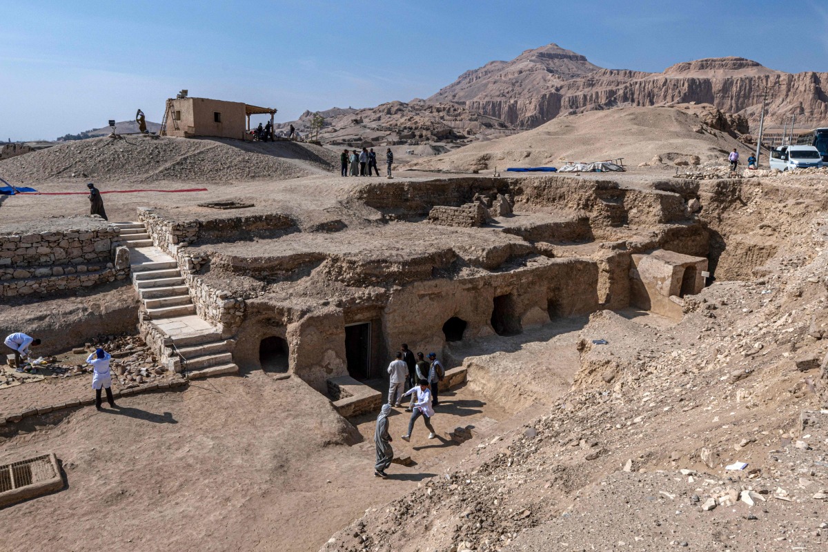 egyptannouncesnewarchaeologicaldiscoveriesnearluxor