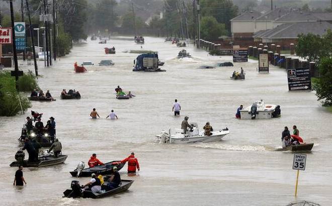 10killedasstormharveycontinuesitsrampageacrosstexas