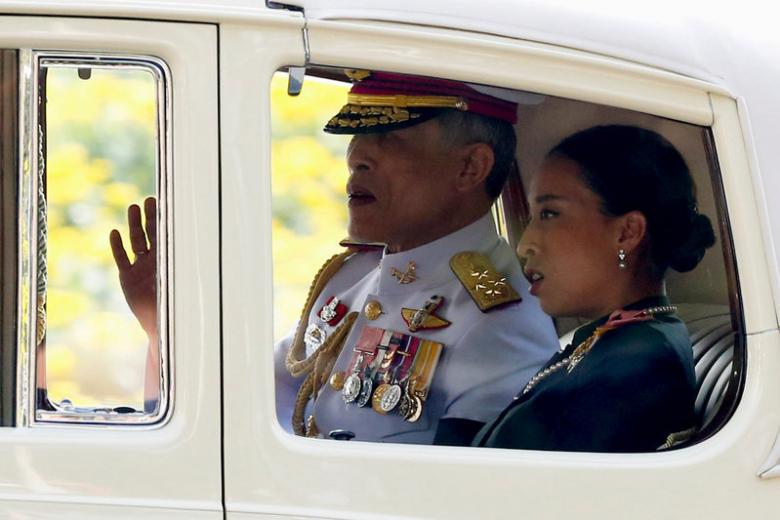 thaiactivistfirsttobearrestedforroyalinsultundernewking