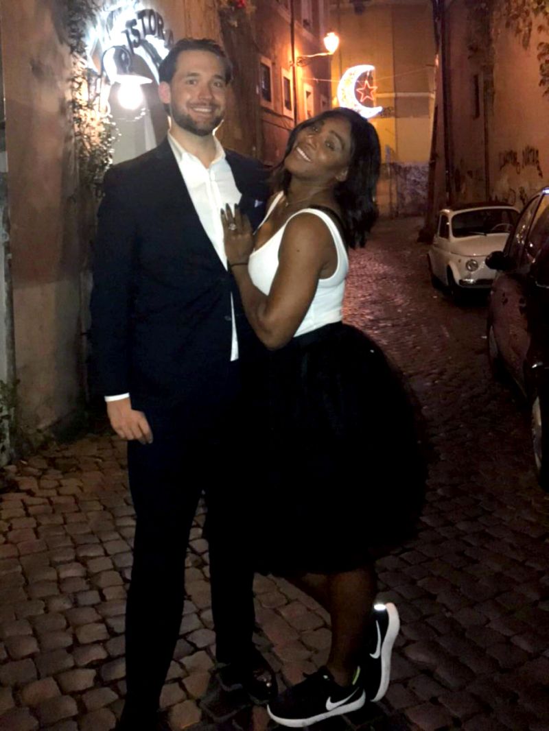 serenawilliamsshowcasesherengagementringinredditpostwithfiancéalexisohanian
