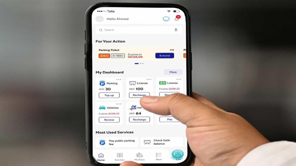 Dubai residents can now renew vehicle, driving licence with new RTA app