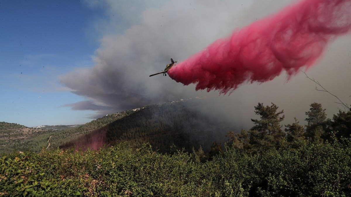 israelifirefightersbattlingmassivewildfirewestofjerusalem