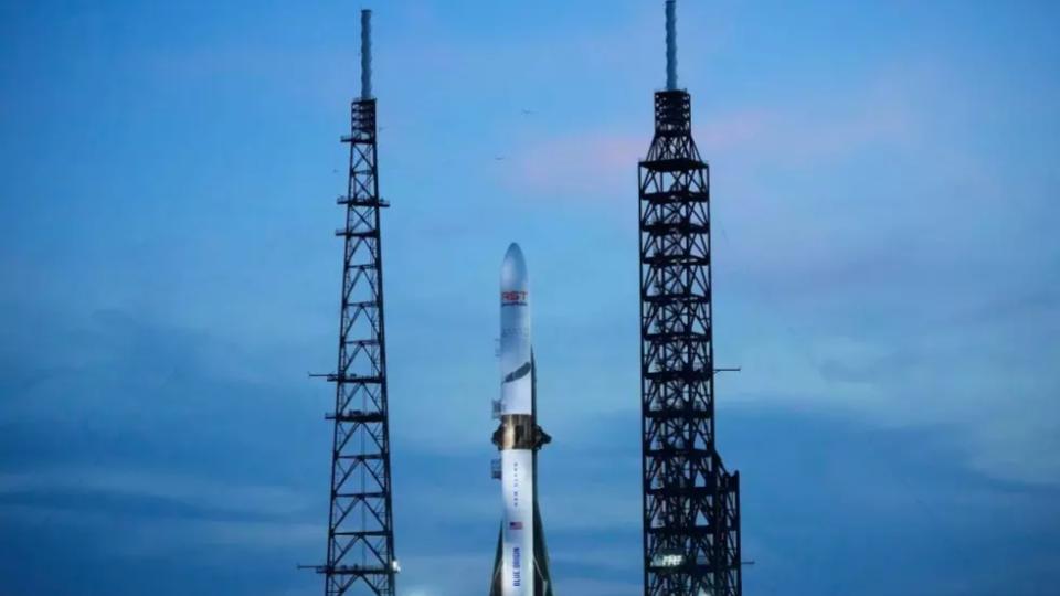blueoriginrocketexplodesonlaunchpadenginefiringtest