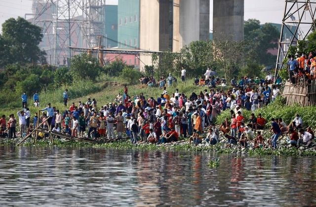 bangladeshferrysinks5dead