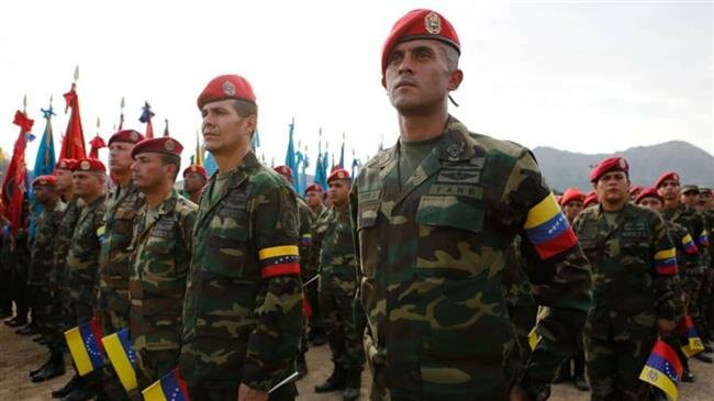 venezuelaarmyawaitingus‘withweaponsinhands’