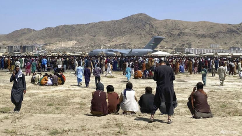 talibanfireintheairtocontrolcrowdatkabulairport