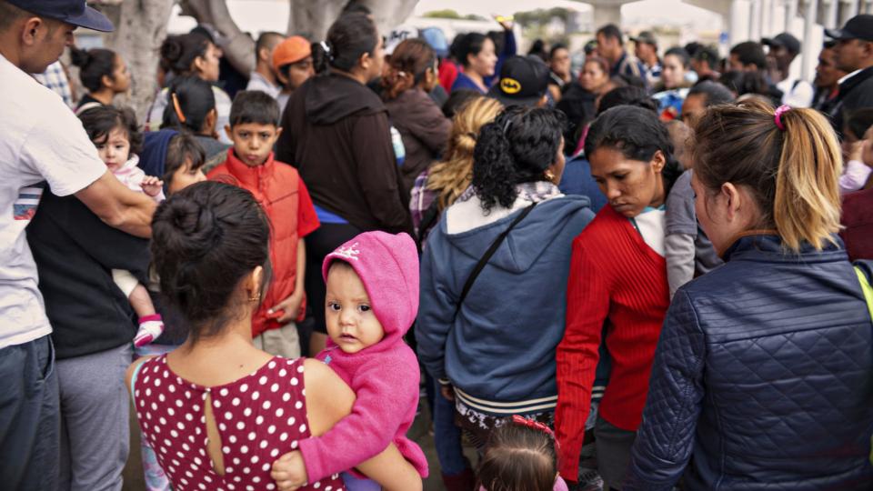 Trump administration separates thousands of migrant families 