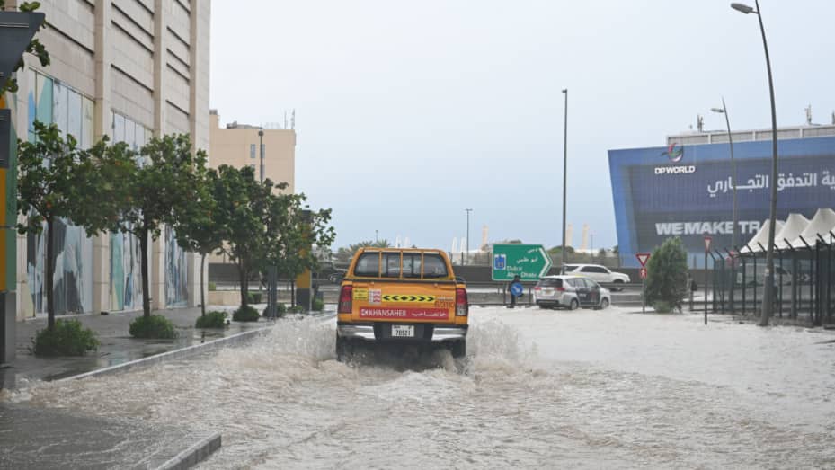 Heavy Rains Cause Flooding And Travel Disruptions in UAE