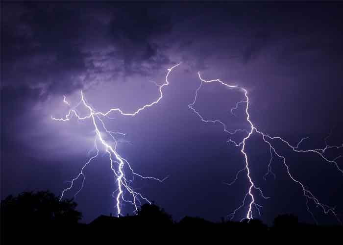 over130000lightningstrikesleavethousandswithoutpowerinsouthaustralia
