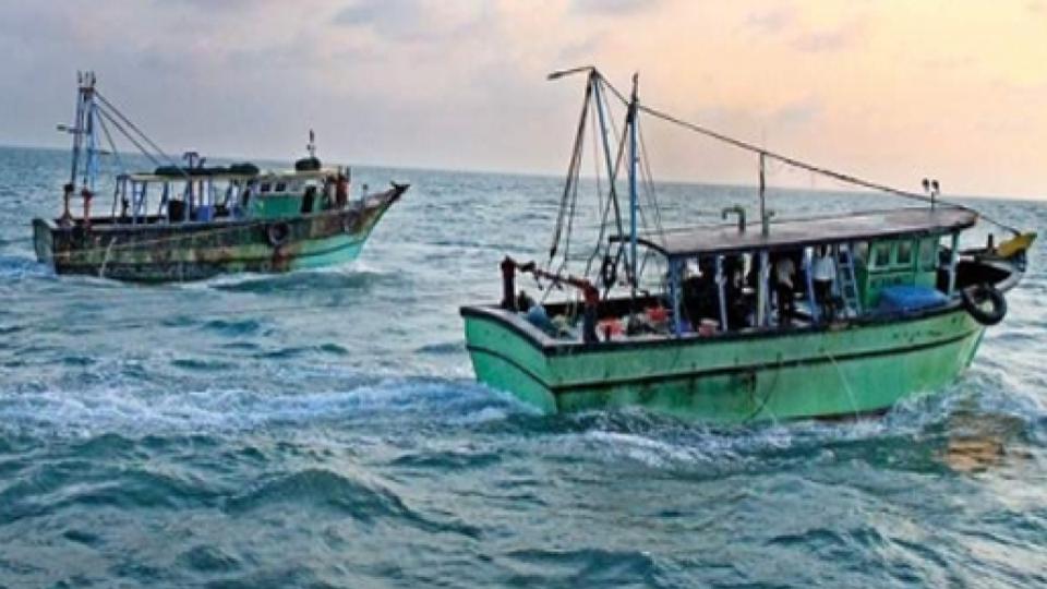 sri-lankan-navy-arrests-eleven-indian-fishermen