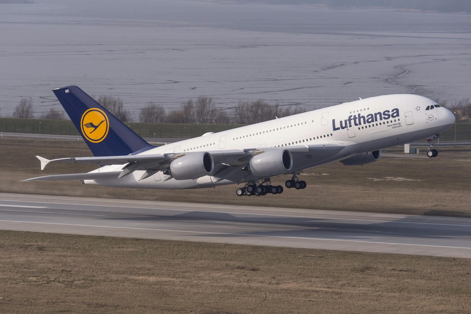 lufthansaairlinescancelsallflightsfromindiatilloct20afterissuewithdgca