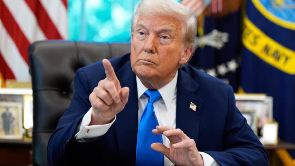 Trump orders Pentagon to pay troops amid US govt shutdown