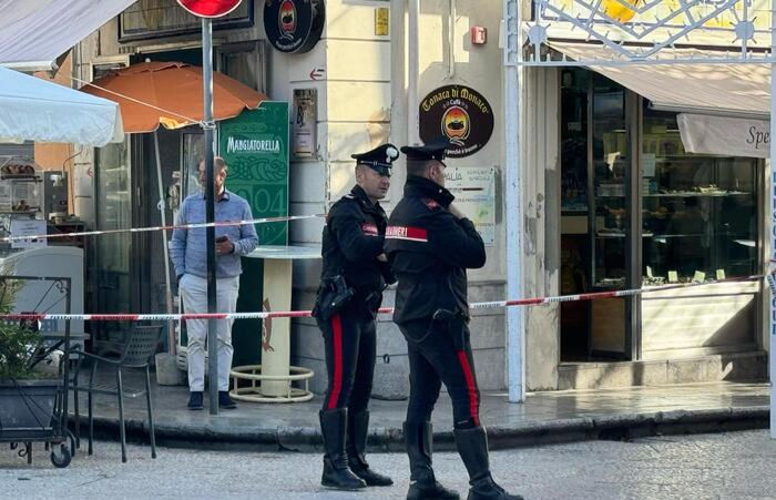 twodeadthreeinjuredinshootingincidentinpalermoitaly