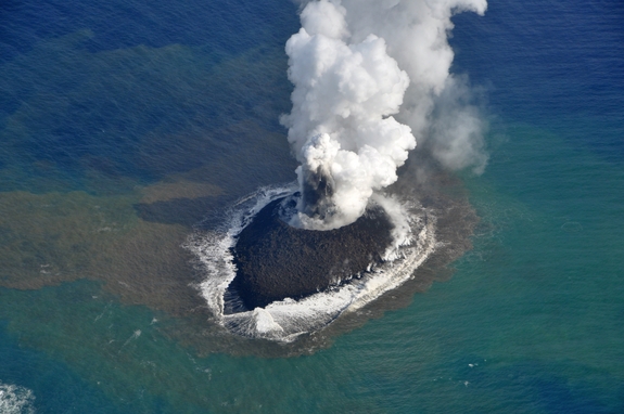 volcanotripletsspottederupting