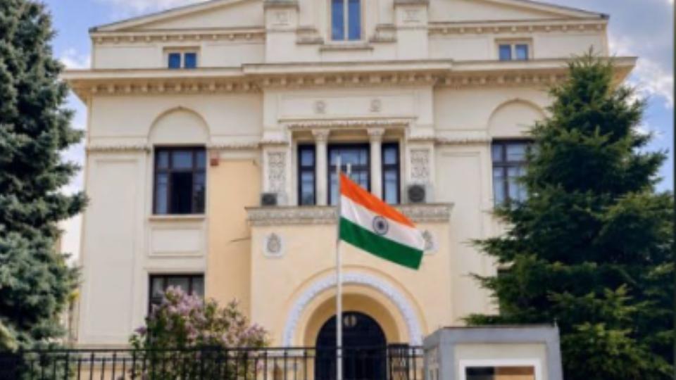 Indian Embassy provides assistance to rescued seafarers in Romania
