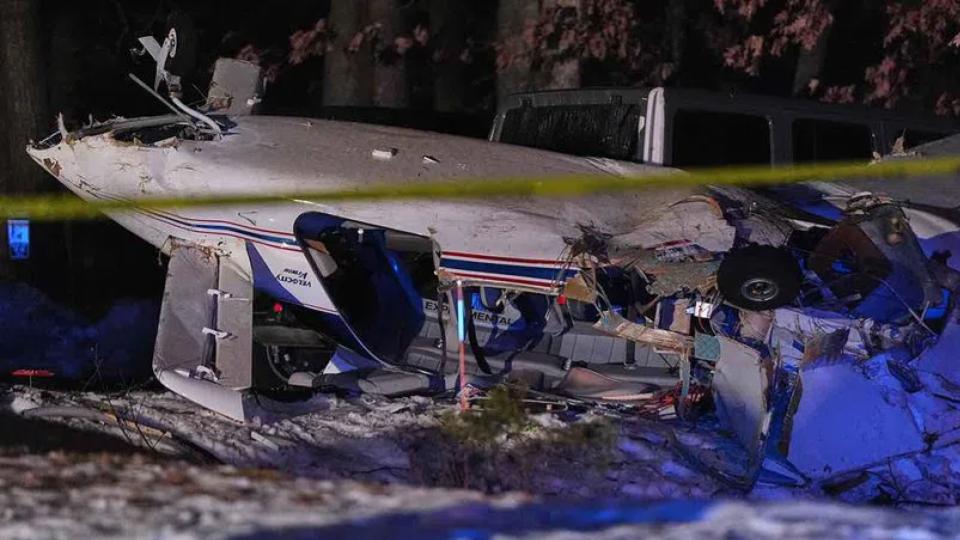 Cessna C550 business jet crashed near Statesville, 7 killed