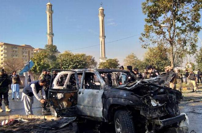 threekilled6injuredinpakistansuicideattack