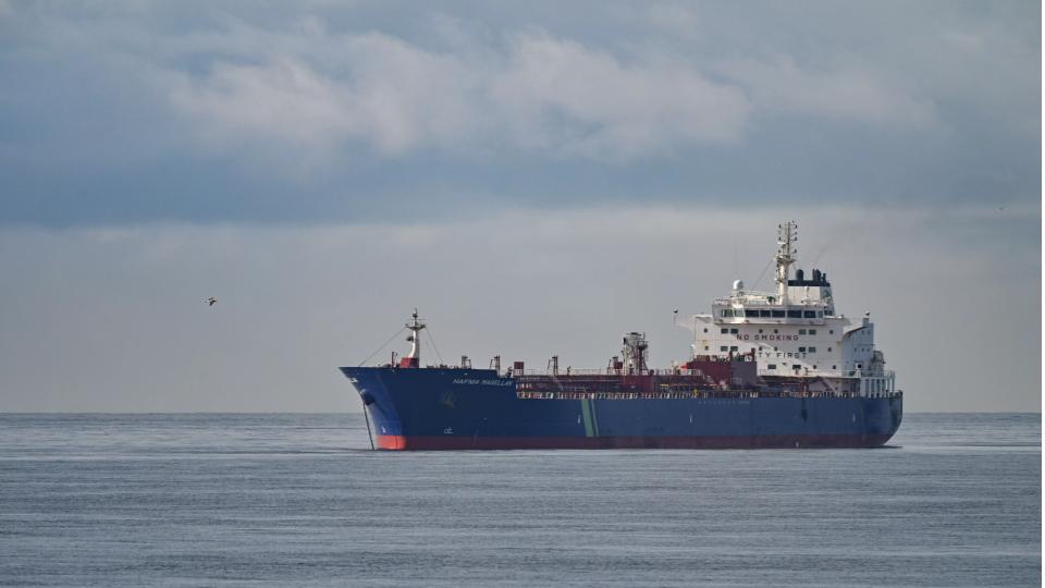 Indian-flagged crude tanker Sails Safely After Fujairah Oil Terminal Attack