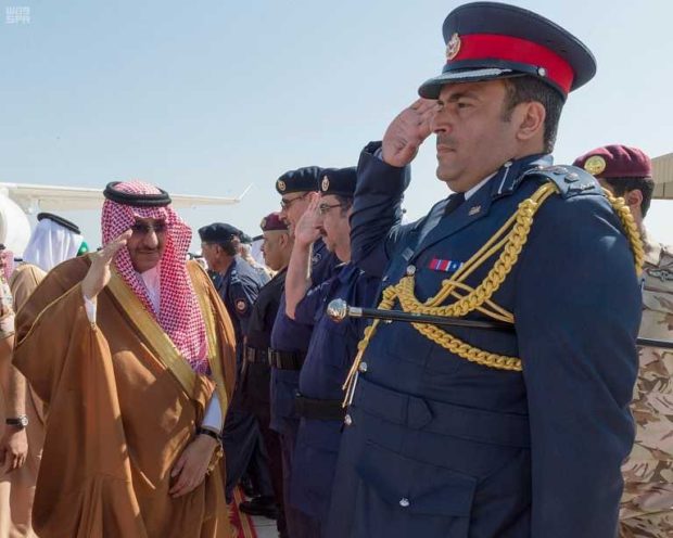 saudicrownprincearrivesatbahrain’sisaairbaseairport