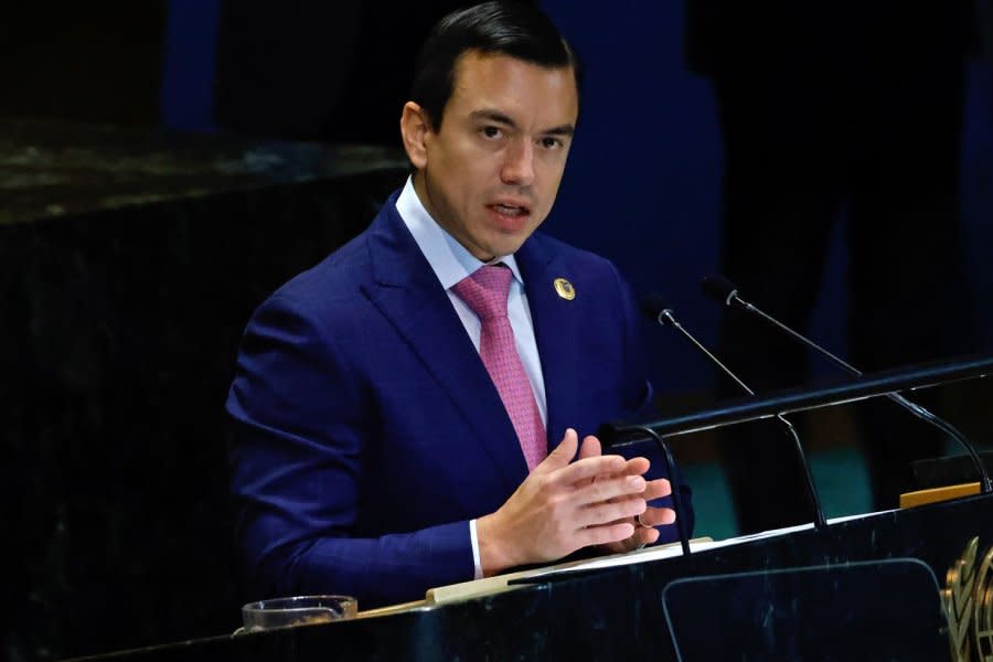 ecuadoreanpresidentnoboareelectedforsecondterm