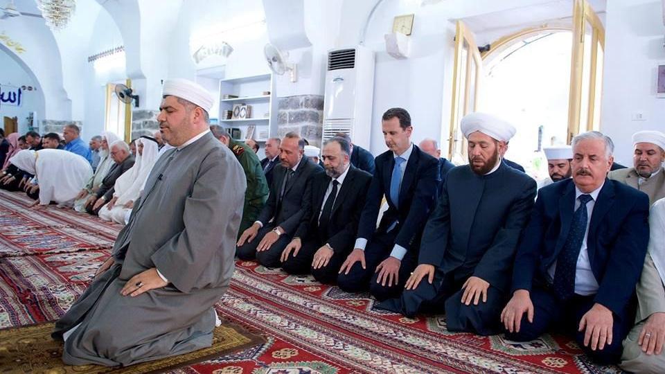 syrianpresidentbasharassadattendsholidayprayersatdamascusmosque