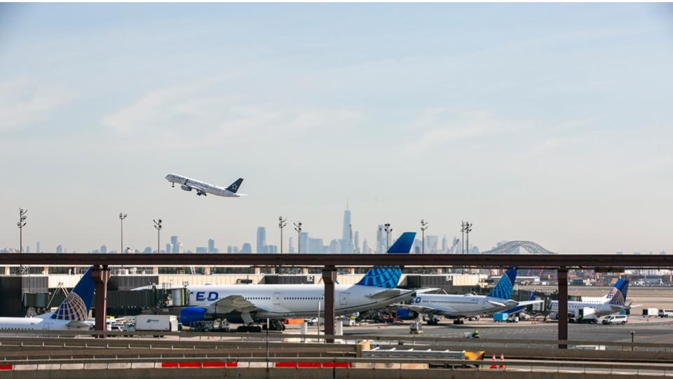 Los Angeles Flights Halted Due To Traffic Controller Shortage