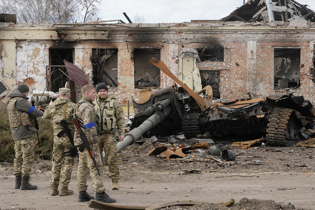 russiashiftsfocustotrytogrindukrainesarmyineast