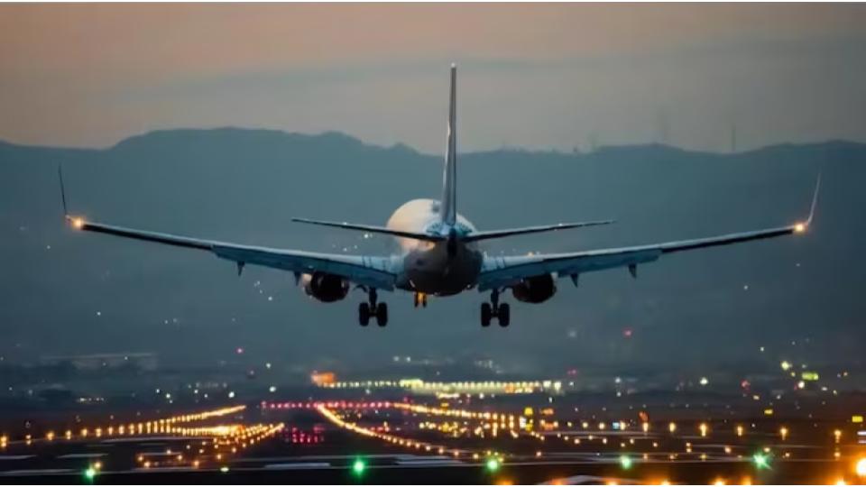 centredirectsairlinestoensurepassengercomfortsafetyaspakistanshutsairspace