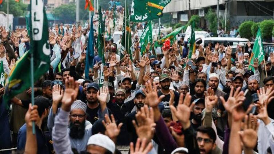 Pakistan suspends internet in Islamabad and Rawalpindi, Tehreek-e-Labbaik protests