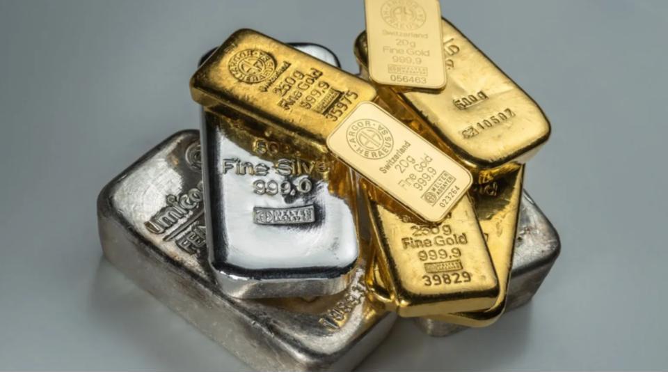 Gold, silver prices rise up to 1 pc ahead of Fed decision
