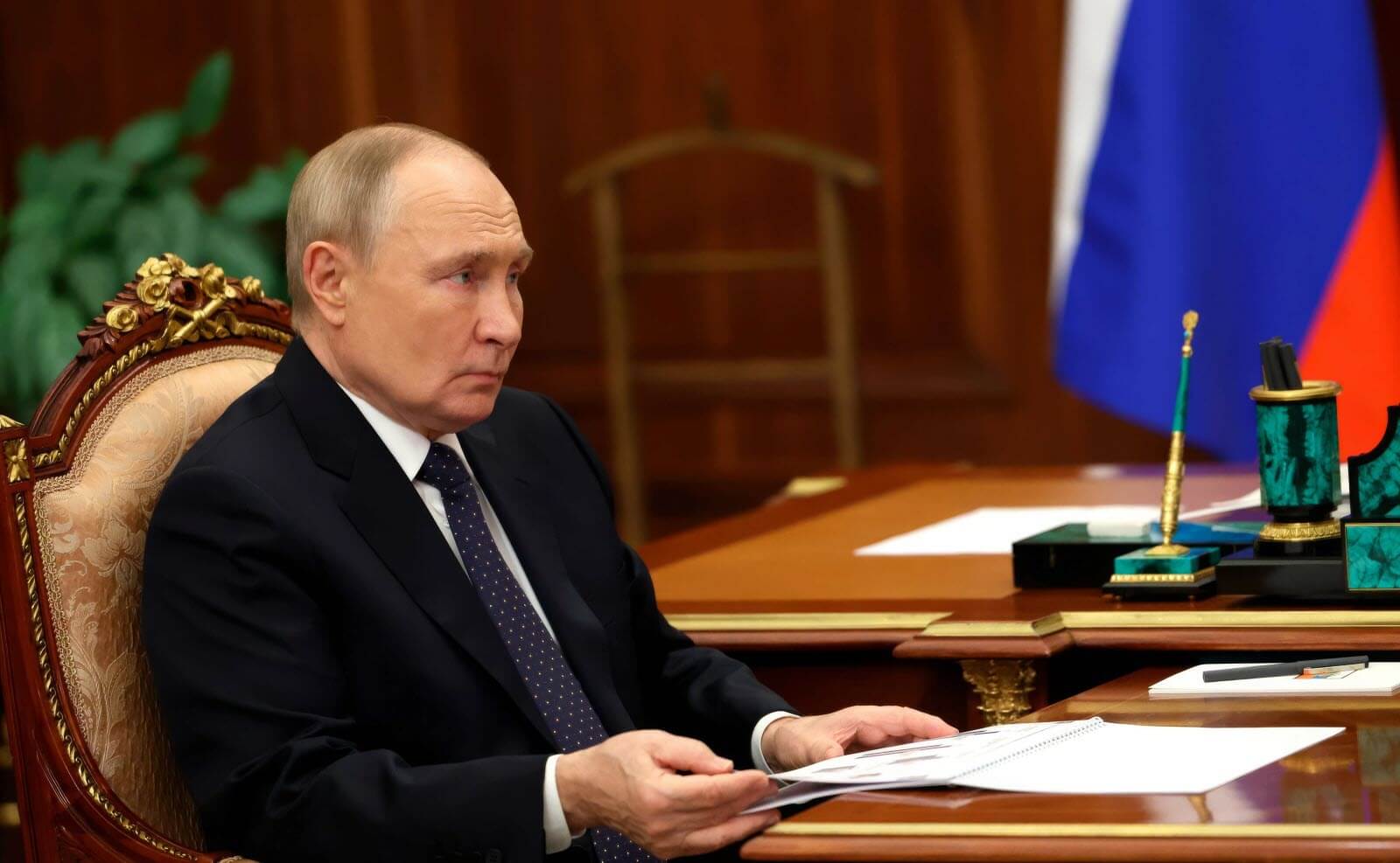 russiaannouncestemporaryceasefireinukrainetomarkwwiivictoryday