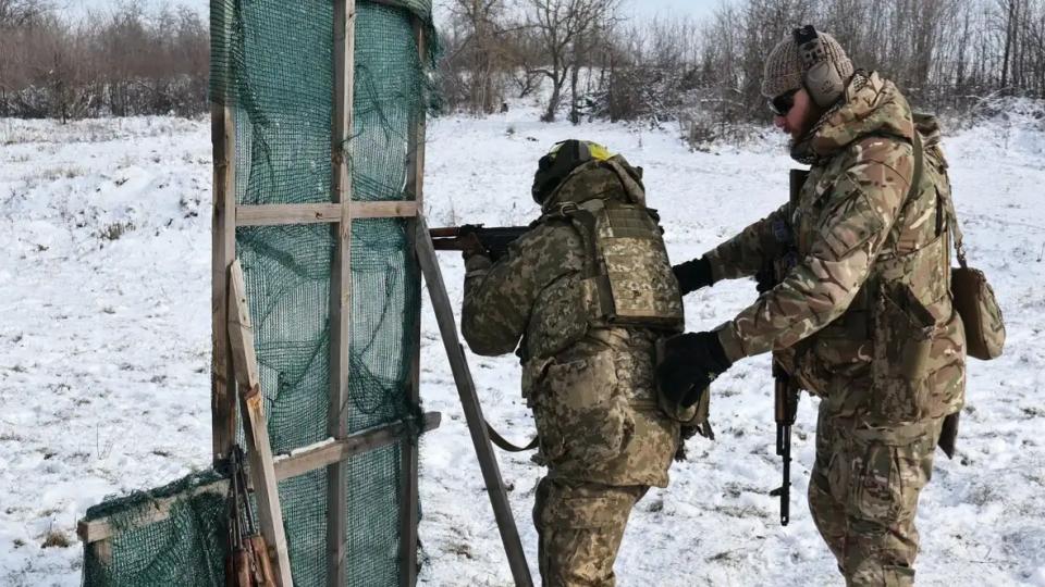 Ukraine Two Largest Cities Under Russian Attack, says Officials