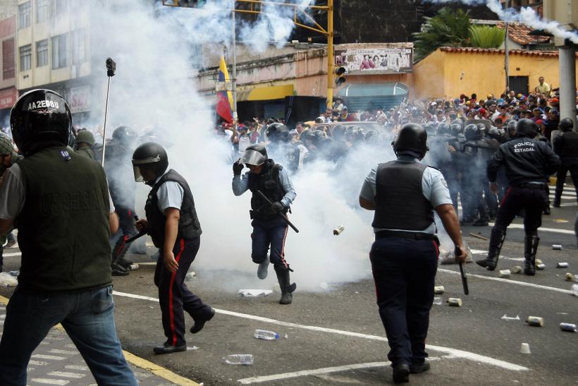 protestersclashwithpoliceinvenezuela