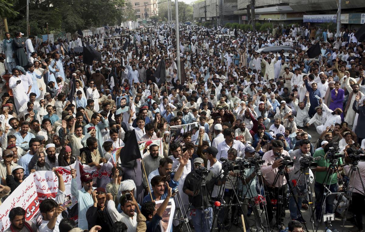 pakistantribesmenrallyagainstsecurityforcesinpeshawar