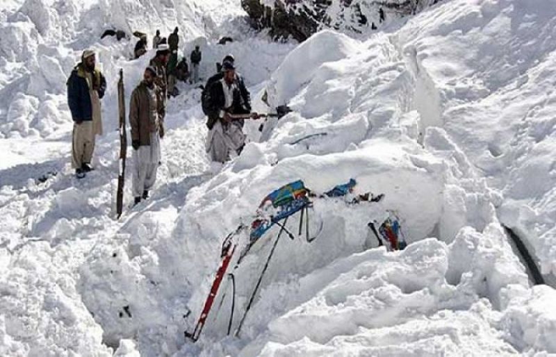 10peopledeadduetoheavysnowfallinpakistan