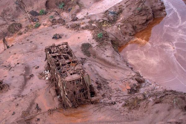 damburstsinbrazilswampingnearbyhomes