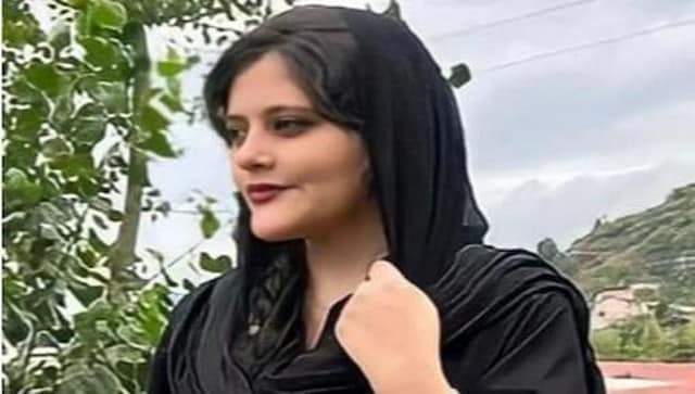 iranianwomencuthairandremoveheadscarvesinprotestofmahsaamini’sdeath