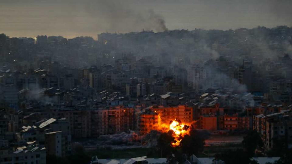 Over 80 Fighter Jets Of Isreal Target Tehran in Central Iran Strikes