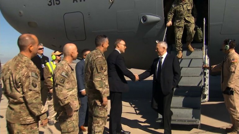 usdefencesecretaryjimmattisarrivesinbaghdad